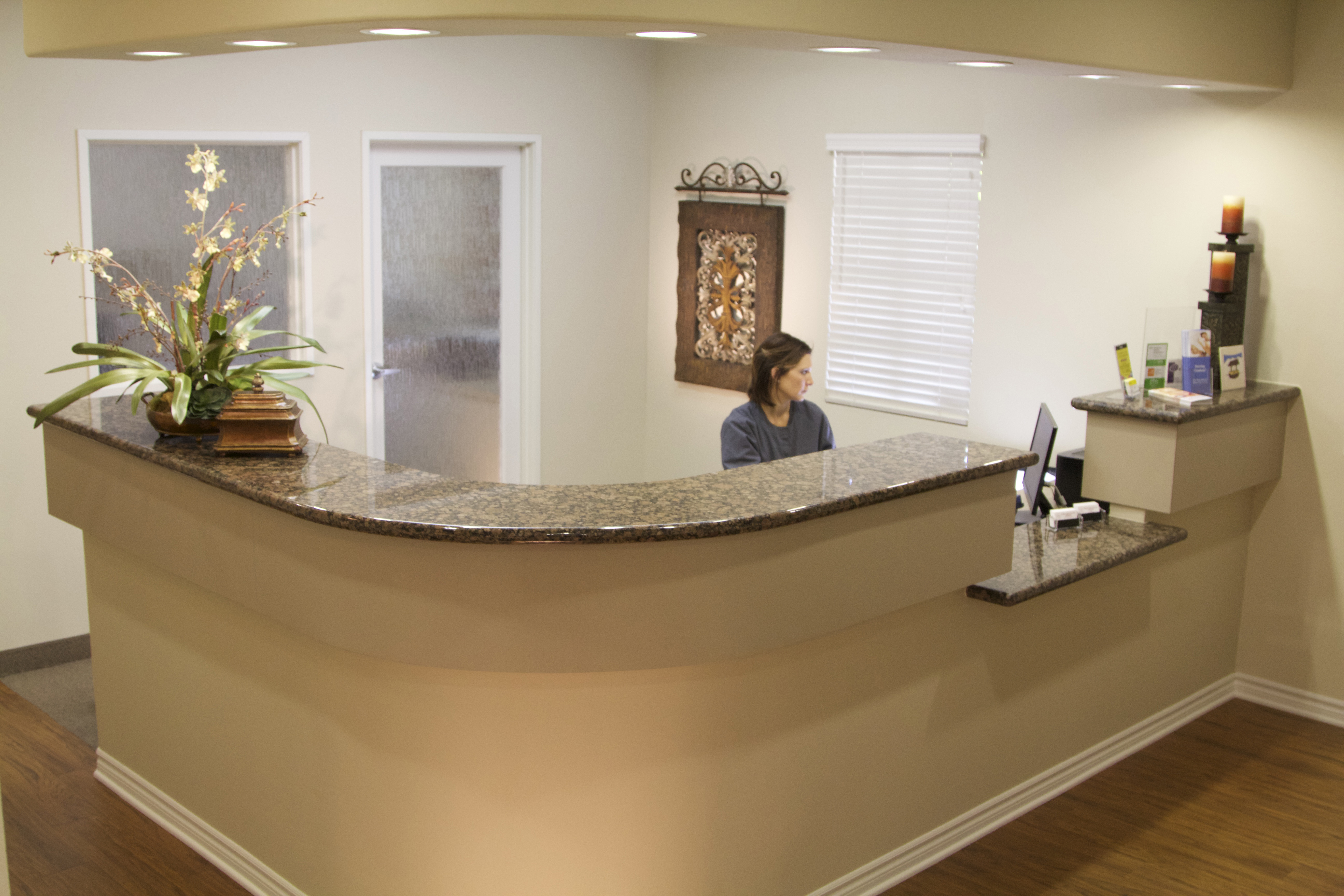 Tustin-Dentist-Front-Desk