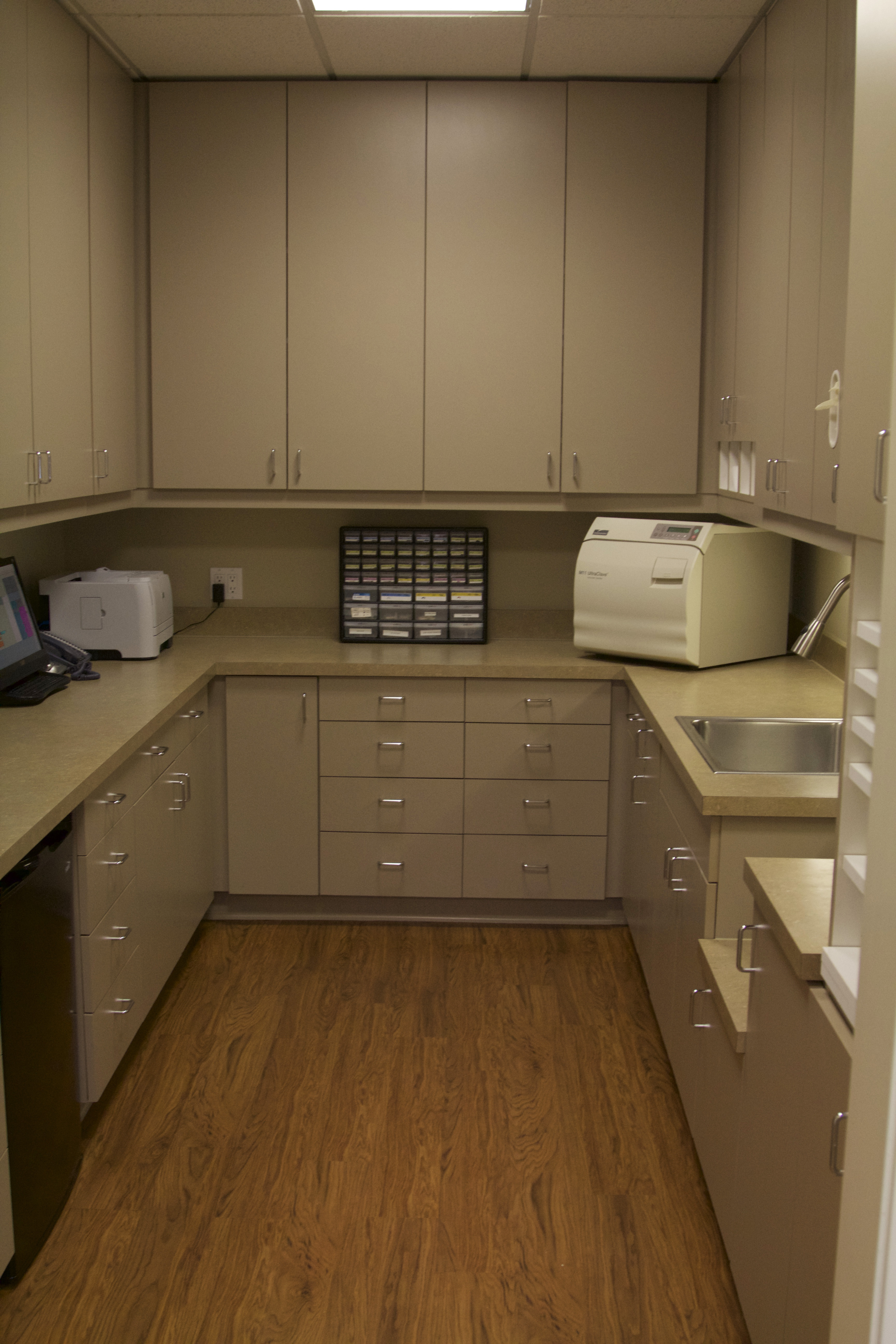 Tustin-Dentist-Sterilization-Room